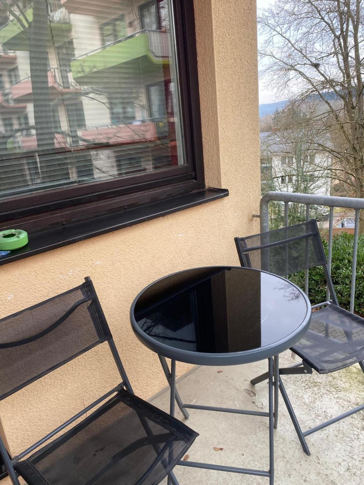 Zwei Zimmer Appartment Mit Balkon Und Stellplatz Voll Moebliert Trevír Exteriér fotografie